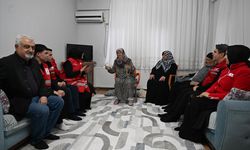 6 ŞUBAT DEPREMLERİNİN ÜÇÜNCÜ YILI - Depremzede Ensar Taşhan ve ailesi, kendilerini hayata bağlayan Kızılay ekibiyle buluştu