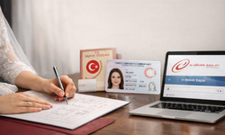 Evli Kadın Eşinin Soyadını Almak Zorunda Değil