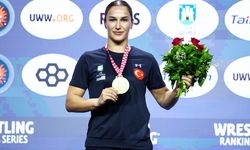 Akkök Holding şirketlerinden milli güreşçi Buse Tosun Çavuşoğlu'na tebrik