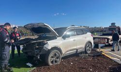 Alanya'da iki otomobilin çarpıştığı kazada 3 kişi yaralandı