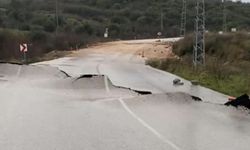 Antalya'da Adrasan'ı Belen Mahallesi'ne bağlayan yol heyelan nedeniyle trafiğe kapatıldı