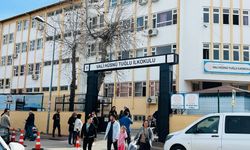 Antalya'da okulda çıkan yangın söndürüldü