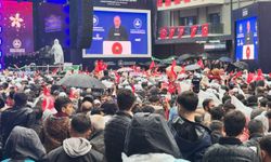Cumhurbaşkanı Erdoğan, Osmaniye’de Yağmur Altında Konuşuyor