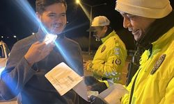 Burdur'da Bir Genç Ehliyeti Açtırmak İçin Çevirmeyi Bekledi