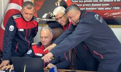 Hatay'da itfaiye ekipleri, AA'nın 'Yılın Kareleri' oylamasına katıldı