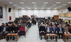 Kahramanmaraş'ta üniversite öğrencileri siber suçlara ilişkin bilgilendirildi