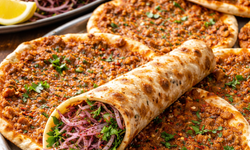 Ramazan Sofralarına Yakışır Osmaniye Usulü Ev Lahmacunu