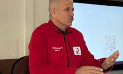 Türk Kızılay Kadirli Şubesi ekipleri öğretmenleri gönüllülük hakkında bilgilendirdi
