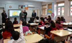 Vali Serdengeçti Dede Korkut İlkokulu’nu Ziyaret Etti