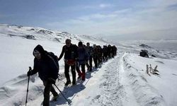 19 kişilik dağcı grubu Ağrı Dağı zirve tırmanışına başladı
