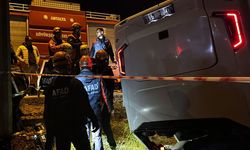 Antalya'da infaz koruma memurlarını taşıyan otobüs devrildi