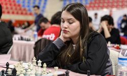 Burdur'da Üniversiteler Arası Satranç Türkiye Şampiyonası başladı