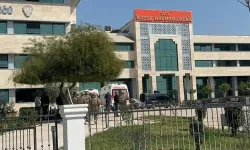 Kepez Hükümet Konağı'nda silahla ateş eden kişi teslim oldu