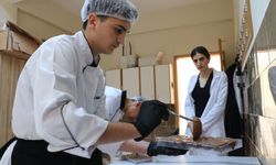 Hatay'da meslek liselilerin ürettiği çikolatalar bayramda ağızları tatlandıracak