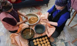 Bayram Sofralarında İçli Köfte Mesaisi