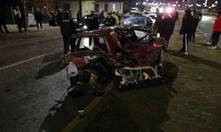 Malatya'da otomobilin çarptığı TOFAŞ kağıt gibi ezildi: 3 yaralı