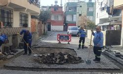 Mersin Akdeniz'de yol ve kaldırımlar yenileniyor