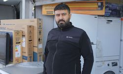 Mersin'de yardım isteyen genç, esnafın eşyalarını çaldı