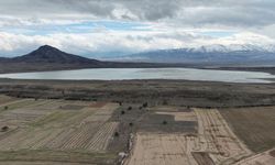 Su tutmaya başlayan Karataş Gölü yeniden canlanıyor