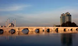 Adana Taşköprü Işıklandırıldı