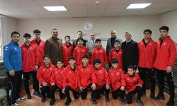 Vali Serdengeçti Sporcularla Buluştu