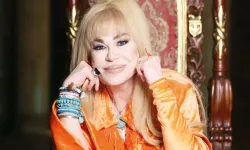 Ünlü Şarkıcı Zerrin Özer'e Mahkemeden Acı Haber!