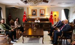 Adana ve Hatay valileri makam koltuklarını çocuklara devretti