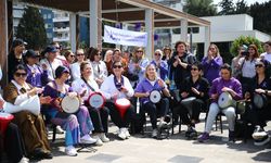 Adana'da kanser farkındalığı için gökyüzüne mor balonlar bırakıldı