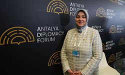 AK Parti kadın kolları üyeleri ADF'de 'dünya barışı' için çaba gösteriyor