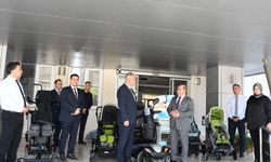 Antalya'da ihtiyaç sahiplerine engelli aracı ve bebek arabası bağışı yapıldı