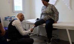 Enkaz altından çıkarılan Hataylı depremzede 3 yıl sonra protezle ayağa kalktı