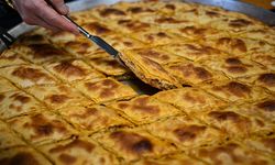 Sofraların Baş Tacı Osmaniye Etli Kömbesi Nasıl Pişirilir?