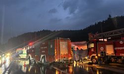 GÜNCELLEME - Burdur'da minibüsle tırın çarpışması sonucu 7 kişi öldü, 3 kişi yaralandı