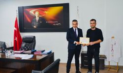 Kadirli Devlet Hastanesi’nde Tayin Olan Doktora Teşekkür Belgesi