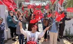 Hatay'da özel gereksinimli öğrenciler 'sahte ihbarla' polise sürpriz kutlama yaptı