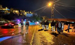 Hatay'da SUV tipi araç ile otomobilin çarpıştığı kazada 1 kişi yaralandı