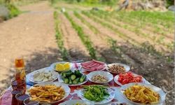 Mutluluğun tarifi belli: Köyde Pazar kahvaltısı