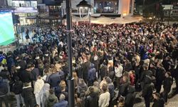 Kosova’da Tarihi Gece: Priştine’de Stadyum, Prizren’de Meydan Doldu