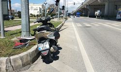 Manavgat'ta motosikletle otomobilin çarpıştığı kazada bir kişi yaralandı