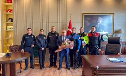 Polisler, Anamur Kaymakamı Kemal Duru'ya ziyarette bulundu