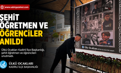 Atatürk Caddesi’nde Anlamlı Stant: Şehit Öğretmen ve Öğrenciler Anıldı