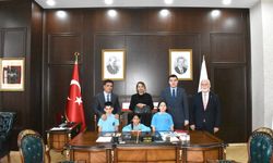 Toprakkale’de 23 Nisan Coşkusu: Öğrenciler Makamda