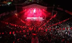 27. Tarım ve Seracılık Festivali'nde rap şarkıcısı Poizi sahne aldı