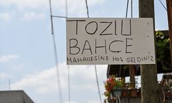 Adana'da mahalle sakinlerinden altyapı çalışmasının ardından asfaltlanmayan yollara tepki