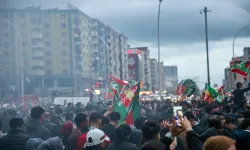 Amedspor Kutlamalarında Silah Gölgesi: Yaralılar Var