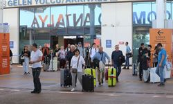 Antalya'da bayram öncesi tatil yoğunluğu başladı
