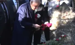 Bahçeli’den Türkeş’in Kabrine Ziyaret