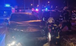 Burdur'da otomobil ile hafif ticari aracın çarpıştığı kazada 1 kişi öldü, 5 kişi yaralandı
