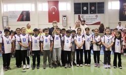 Finike'de Geleneksel Çocuk Oyunları'nın finali ve ödül töreni düzenlendi