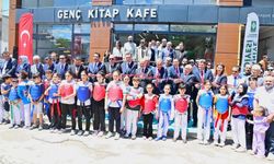OKÜ Rektörü Turgay Uzun Genç Kitap Kafe Açılışında Gençlerle Buluştu